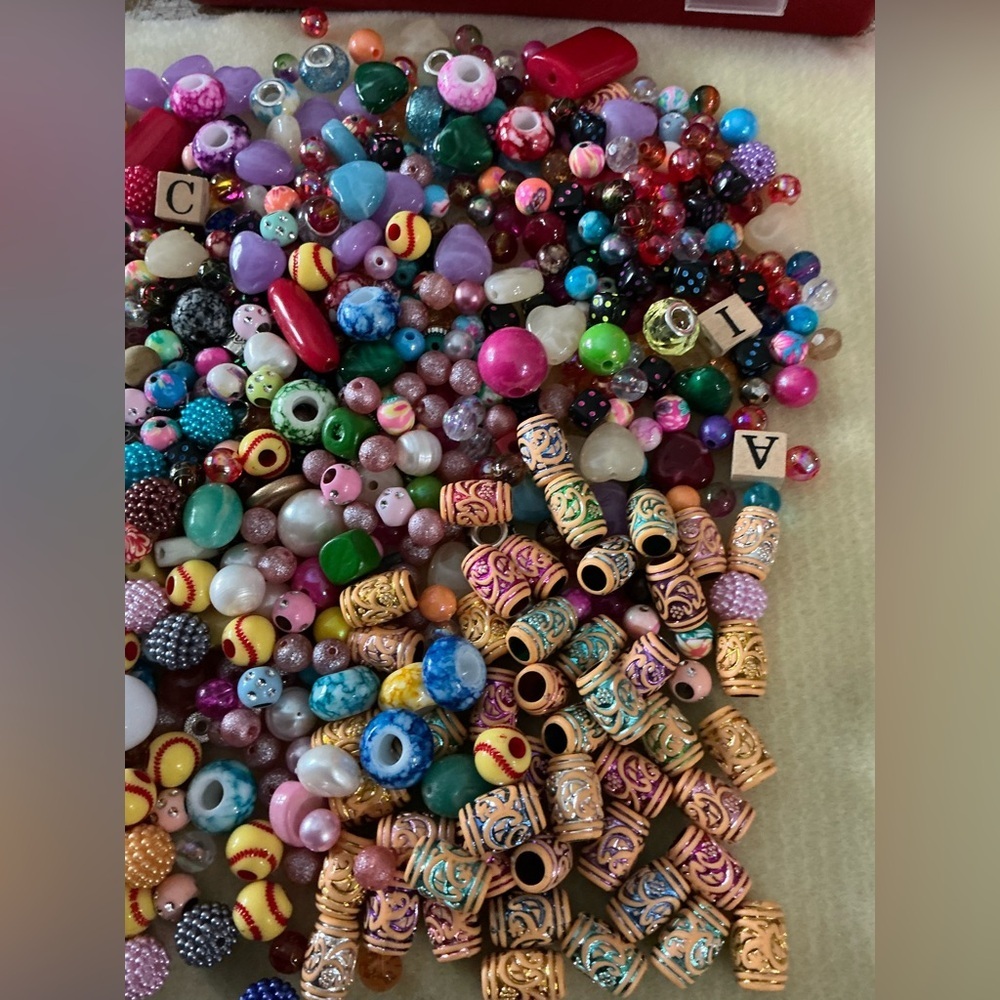 Large Bead lot in Organizer, new and vintage beads! - Picture 5 of 5